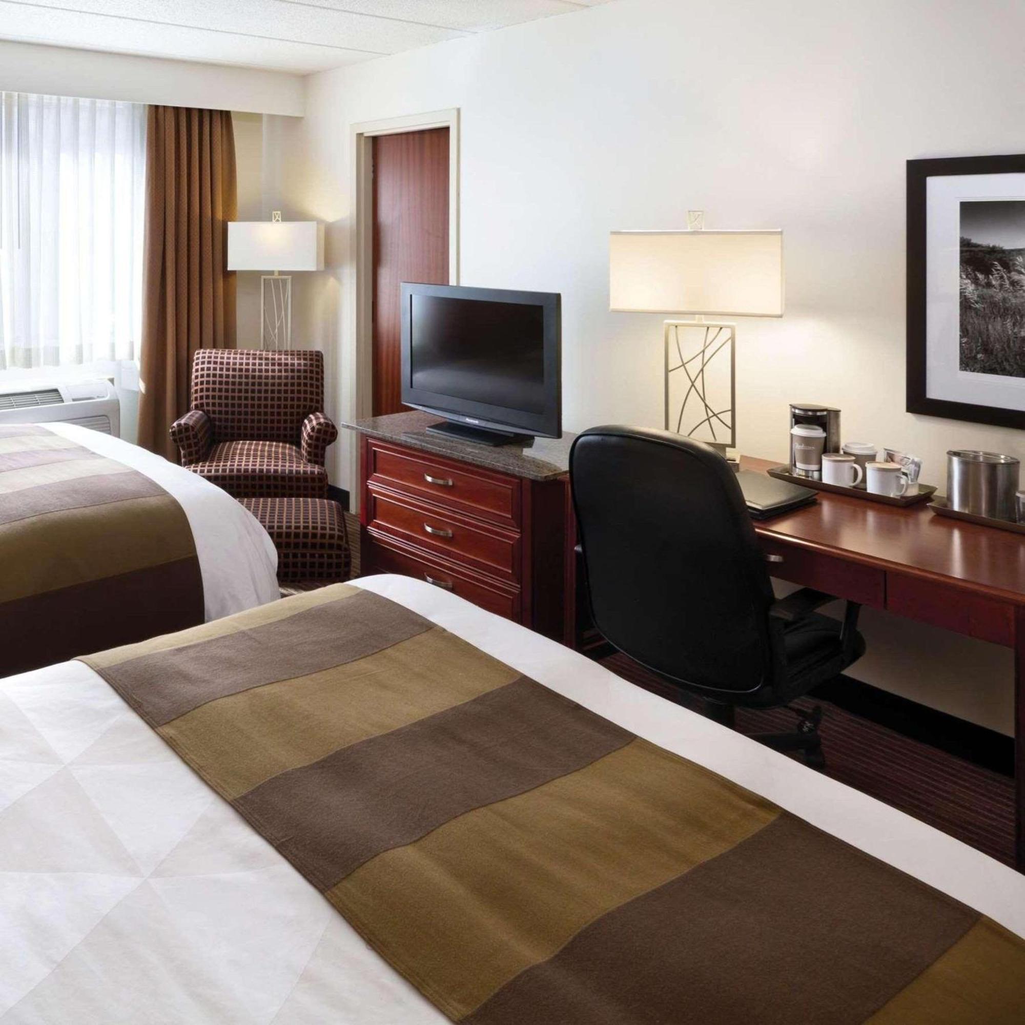 Radisson Hotel Бисмарк Екстериор снимка